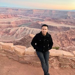 Meet your Posher, Manuel